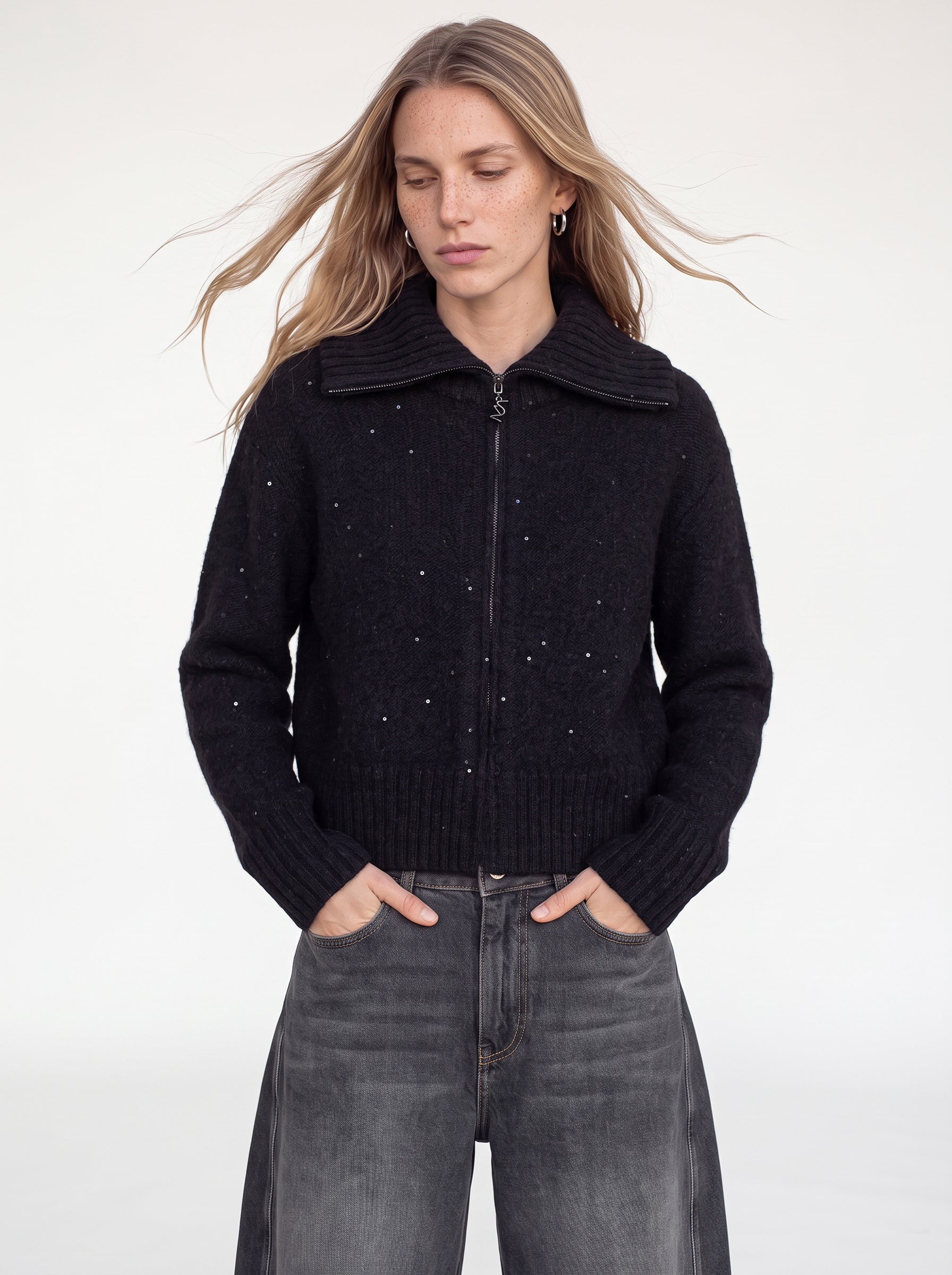 Modelshot / Black / Detail